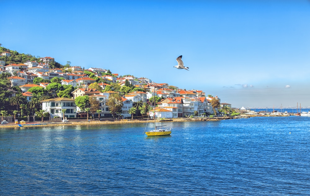 The Best Beaches in Istanbul: Beach Clubs, Public Spots & Day Trips 1 Does Istanbul Have Good Beaches?